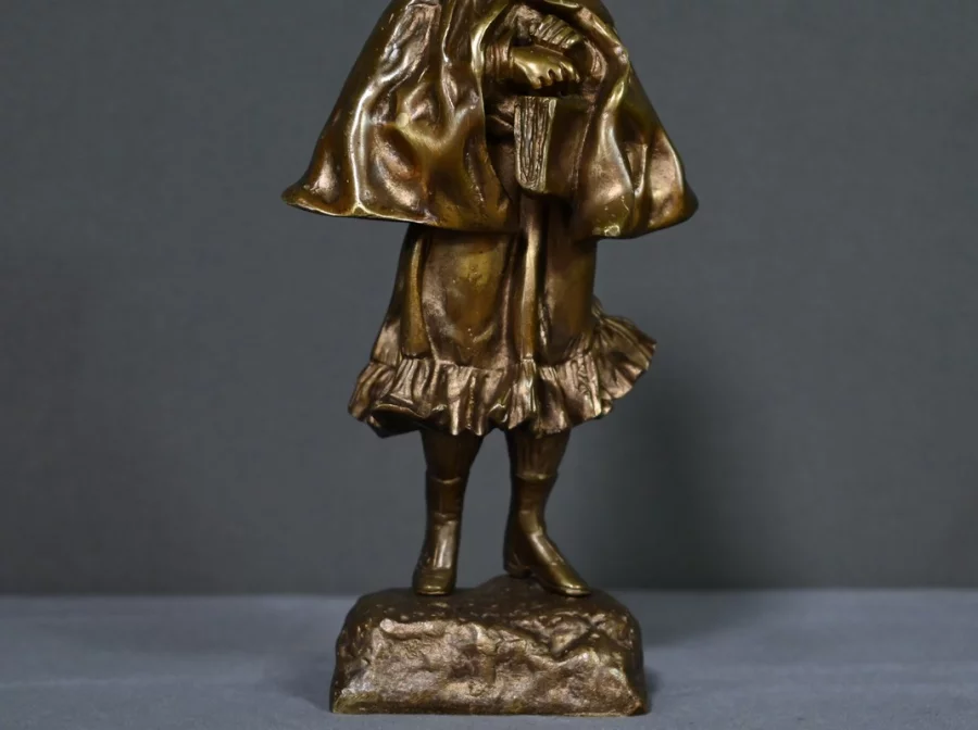 БРОНЗОВАЯ ФИГУРА с подписью ТРЕМО