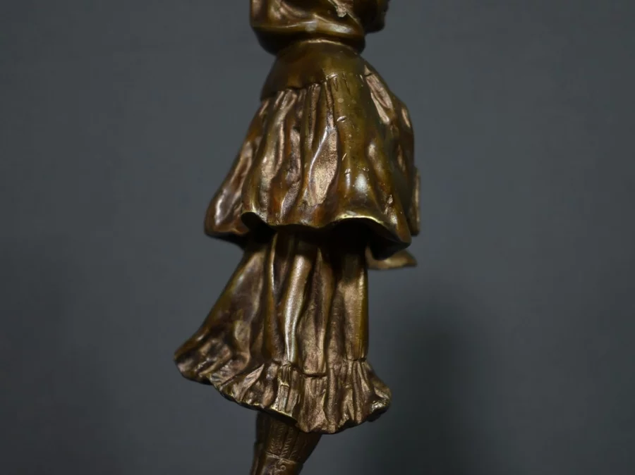 БРОНЗОВАЯ ФИГУРА с подписью ТРЕМО