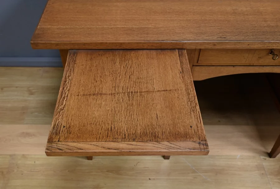 Bureau à Caissons en Chêne massif, établissements Régy – 1940