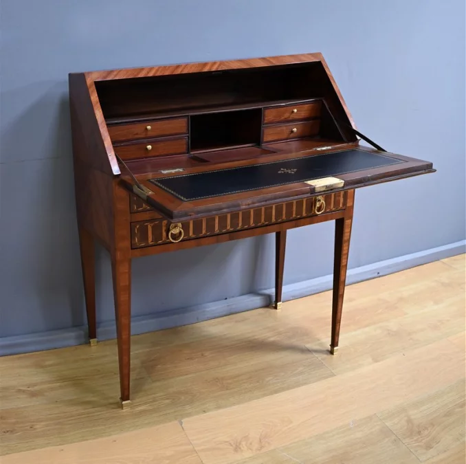Bureau de Pente en Palissandre et Acajou, style Louis XVI – Milieu XIXe