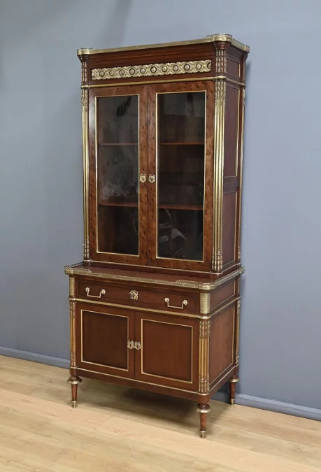 Книжный шкаф-бюро в стиле Людовика XVI