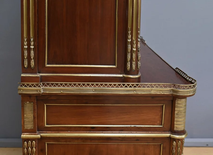 Книжный шкаф-бюро в стиле Людовика XVI