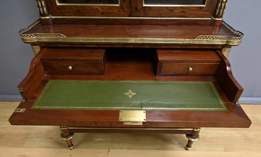 Книжный шкаф-бюро в стиле Людовика XVI