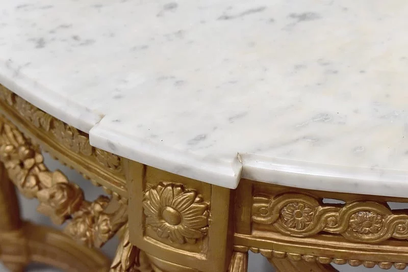 KONSOLENTISCH IM LOUIS XVI-STIL