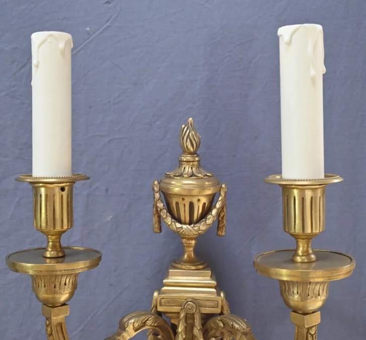 ПАРА НАСТЕННЫХ СВЕТИЛЬНИКОВ В СТИЛЕ ЛЮДОВИКА XVI