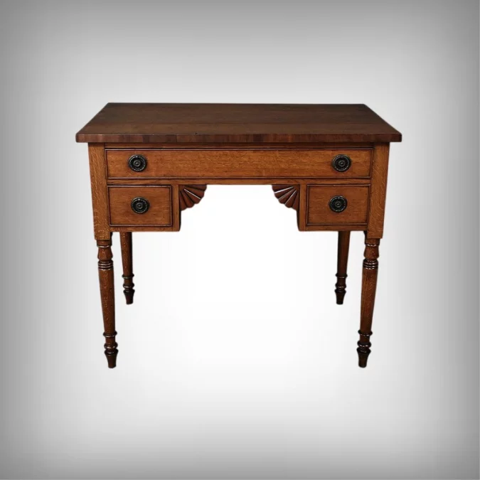 Petit Bureau en Chêne, époque Victorienne, Angleterre – Fin XIXe