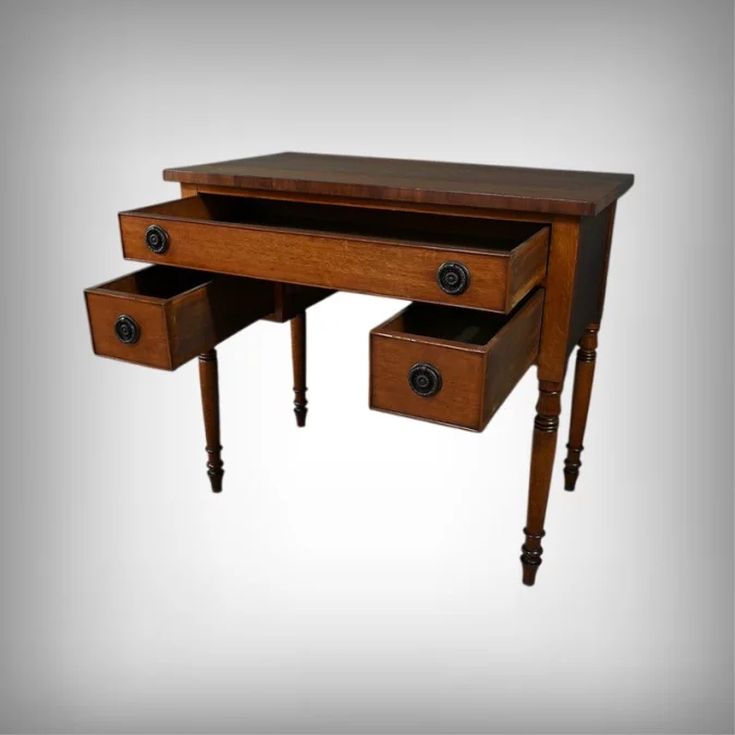 Petit Bureau en Chêne, époque Victorienne, Angleterre – Fin XIXe