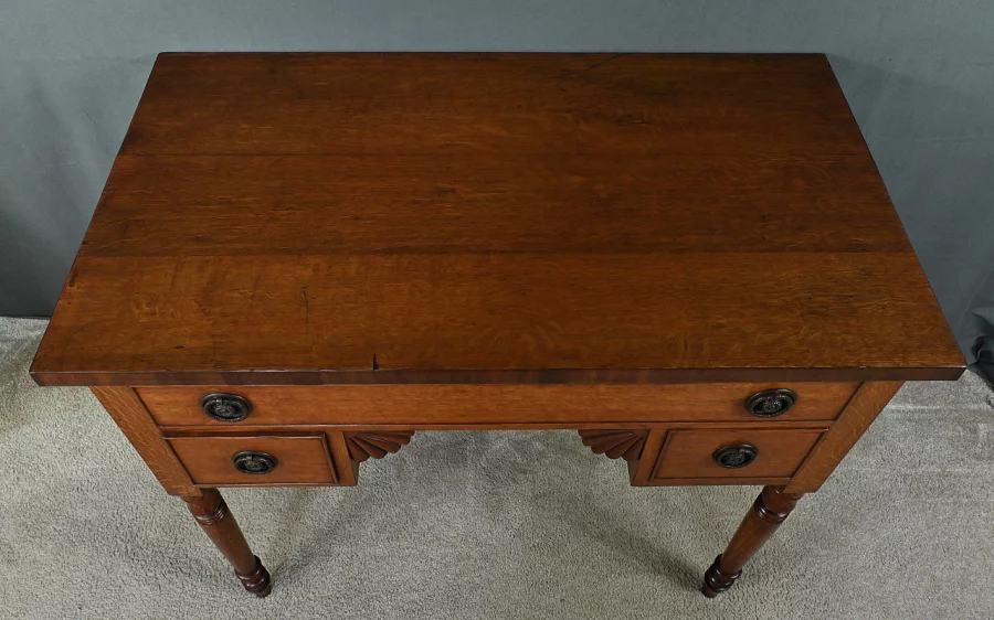 Petit Bureau en Chêne, époque Victorienne, Angleterre – Fin XIXe