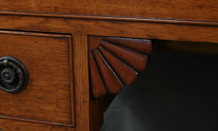 Petit Bureau en Chêne, époque Victorienne, Angleterre – Fin XIXe