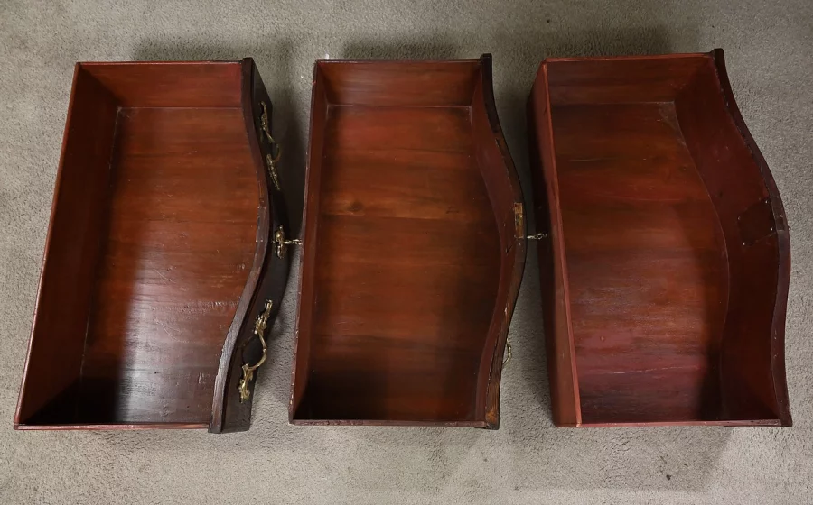 CÓMODA DE LA ÉPOCA DE LUIS XIV