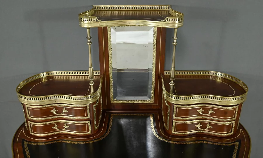 Petit Bureau de Dame en Acajou, époque Napoléon III – 2ème partie XIXe