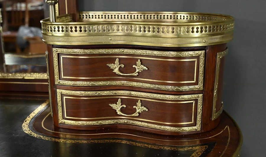 Petit Bureau de Dame en Acajou, époque Napoléon III – 2ème partie XIXe