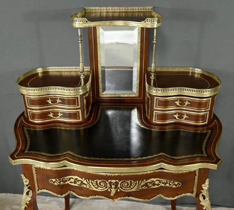Petit Bureau de Dame en Acajou, époque Napoléon III – 2ème partie XIXe