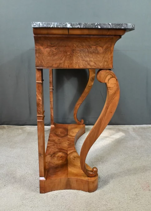 Console en Noyer, époque Restauration – Début XIXe