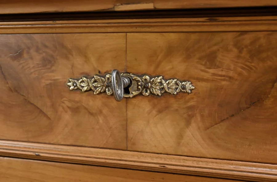 Комод в стиле Луи Филиппа