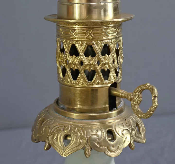 Lampe à Pétrole électrifiée en Céladon, époque Napoléon III – 2ème partie XIXe