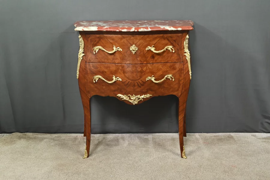 Комод в стиле Людовика XV