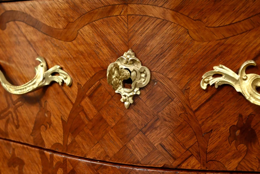 Комод в стиле Людовика XV