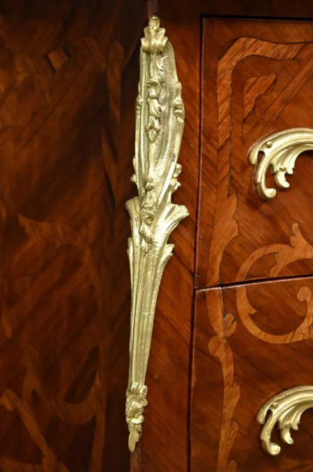 Комод в стиле Людовика XV