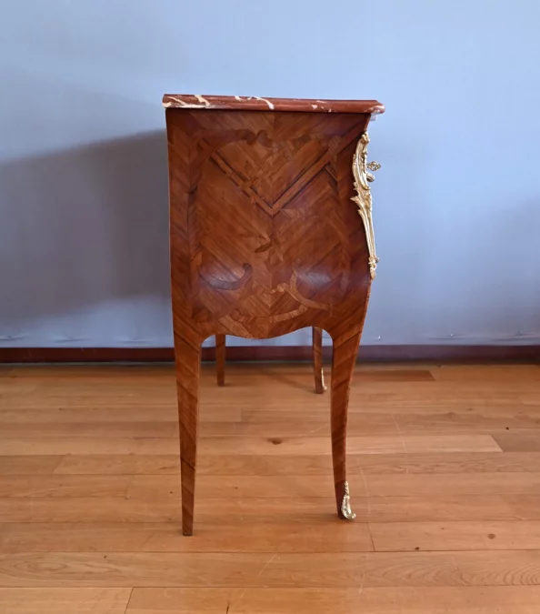 Комод в стиле Людовика XV