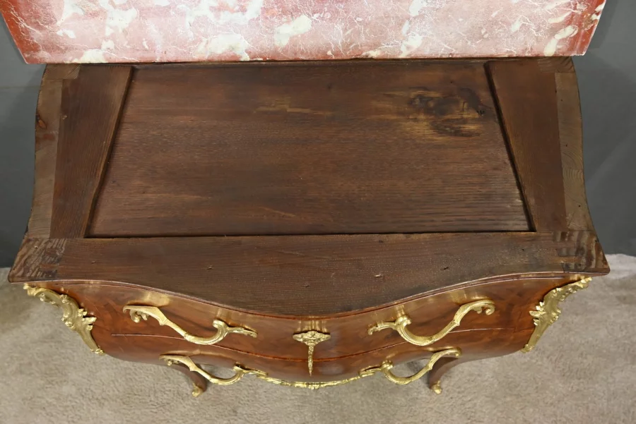 Комод в стиле Людовика XV