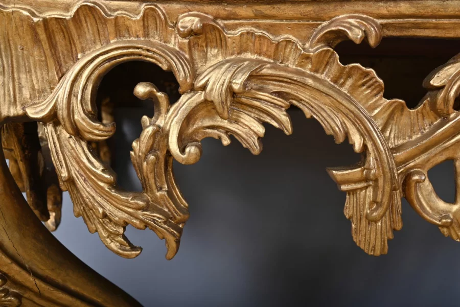 Настенная консоль в стиле Людовика XV