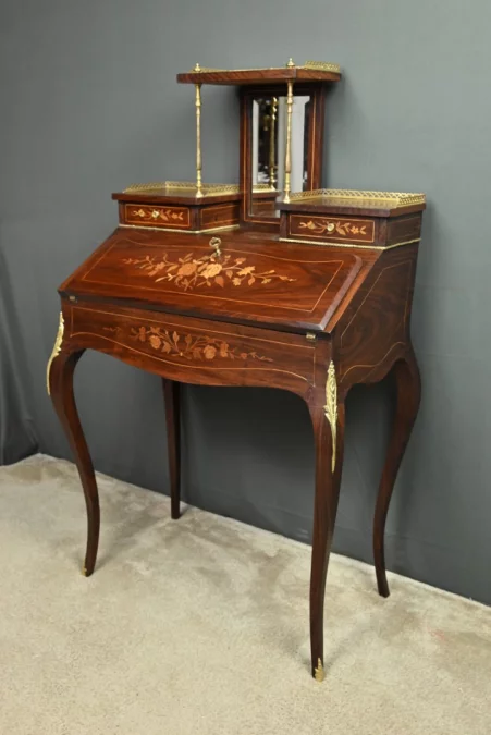 Schreibtisch einer Dame aus der Zeit Napoleons III.