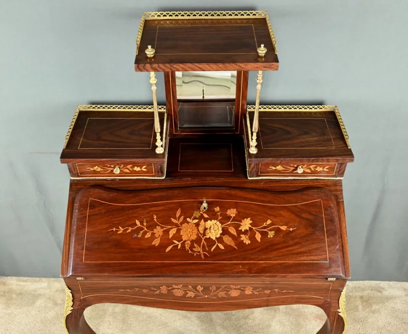 Schreibtisch einer Dame aus der Zeit Napoleons III.