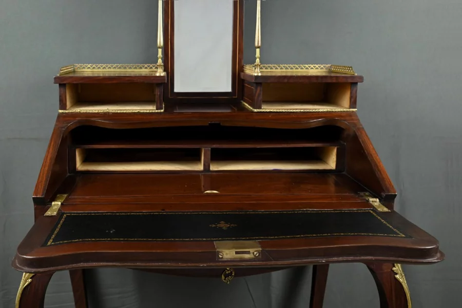 Schreibtisch einer Dame aus der Zeit Napoleons III.