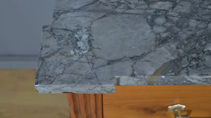 CÓMODA DE LA ÉPOCA LUIS XVI