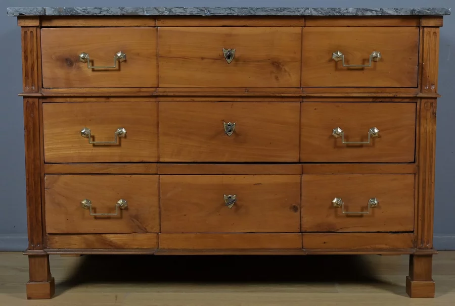 CÓMODA DE LA ÉPOCA LUIS XVI