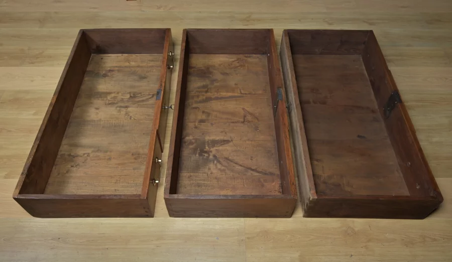 CÓMODA DE LA ÉPOCA LUIS XVI