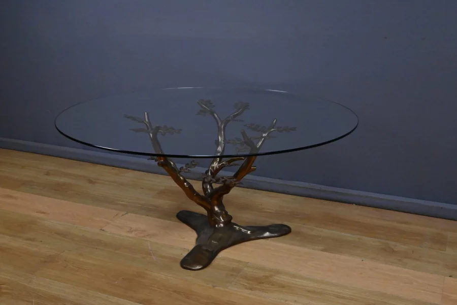 НИЗКИЙ СТОЛ, приписываемый В. ДАРО