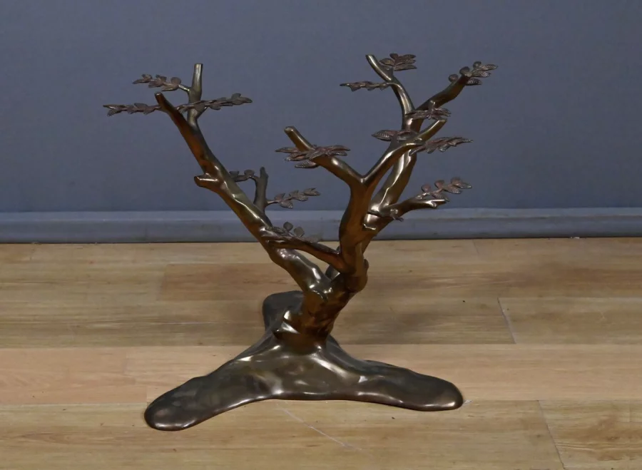 НИЗКИЙ СТОЛ, приписываемый В. ДАРО