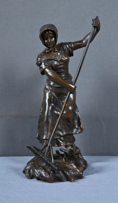 Бронзовая скульптура работы Дезайр Гризард