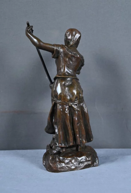 Бронзовая скульптура работы Дезайр Гризард