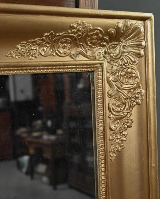 Зеркало во французском ресторанном стиле