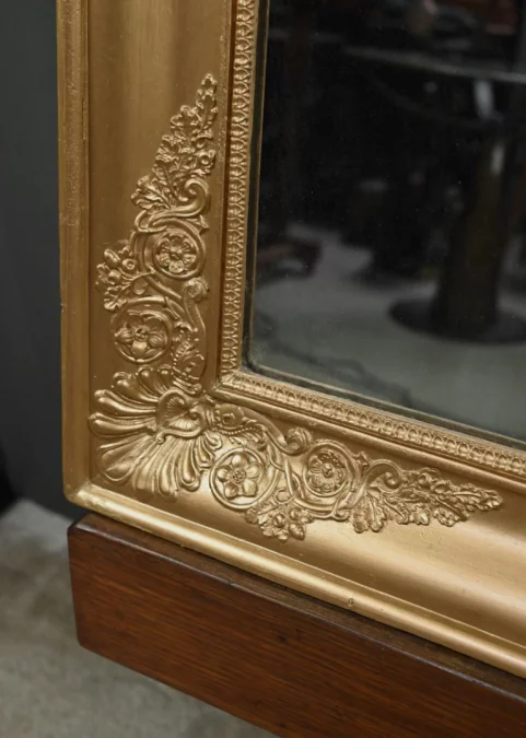 Зеркало во французском ресторанном стиле