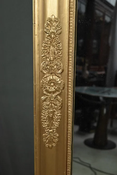 Зеркало во французском ресторанном стиле