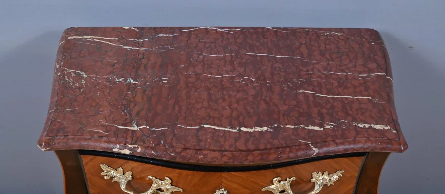 Petite Commode en Marqueterie, style Louis XV – Milieu XIXe