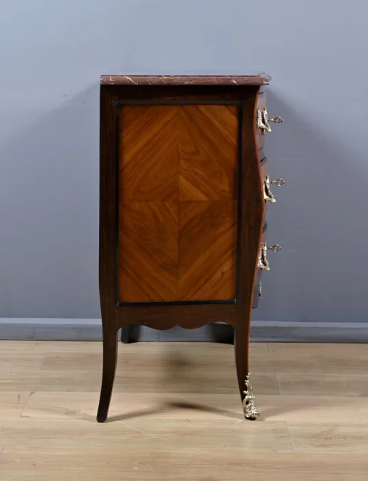Petite Commode en Marqueterie, style Louis XV – Milieu XIXe