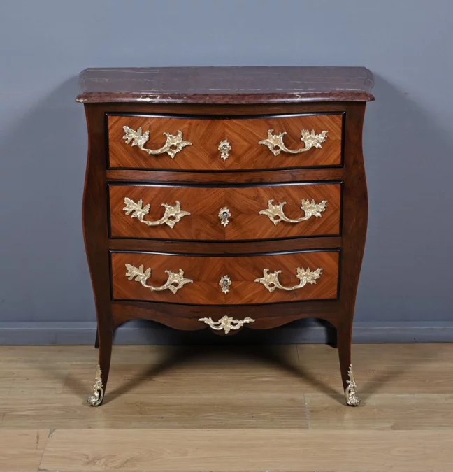 Petite Commode en Marqueterie, style Louis XV – Milieu XIXe