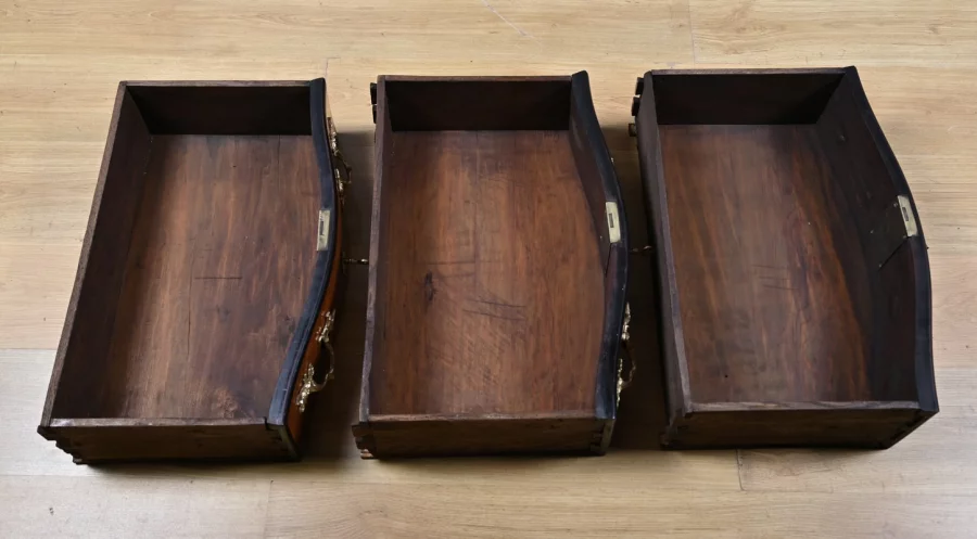 Petite Commode en Marqueterie, style Louis XV – Milieu XIXe