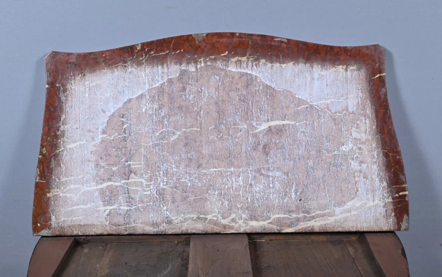 Petite Commode en Marqueterie, style Louis XV – Milieu XIXe