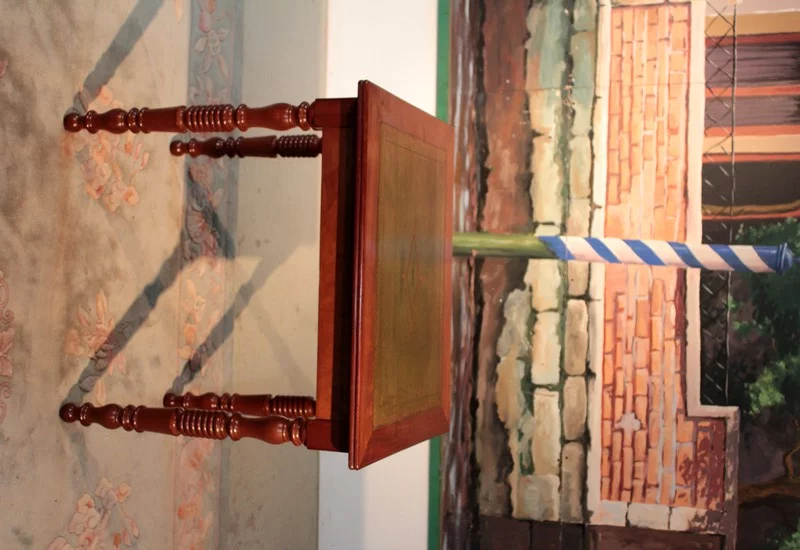 LOUIS PHILIPPE STYLE ESCRIBIR TABLA