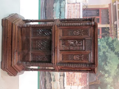 ARMARIO ROBLE DE ESTILO GÓTICO