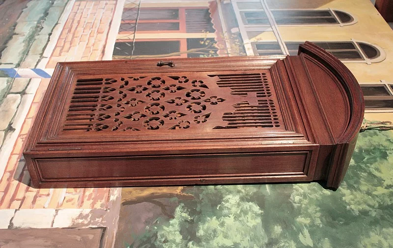 ARMARIO DE SACRISTÍA