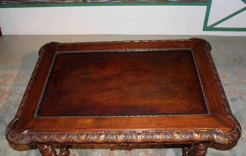 LOUIS XIII ESTILO ESCRIBIR LA MESA