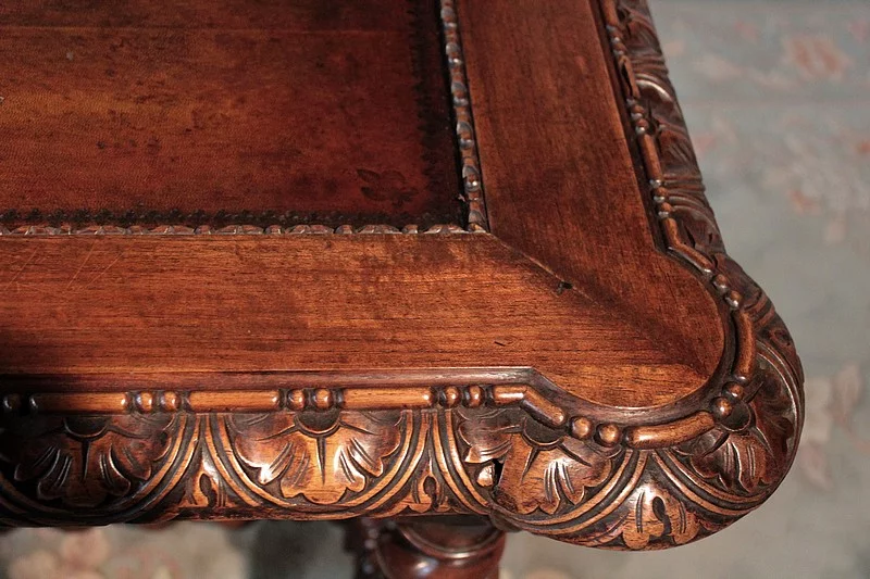 LOUIS XIII ESTILO ESCRIBIR LA MESA