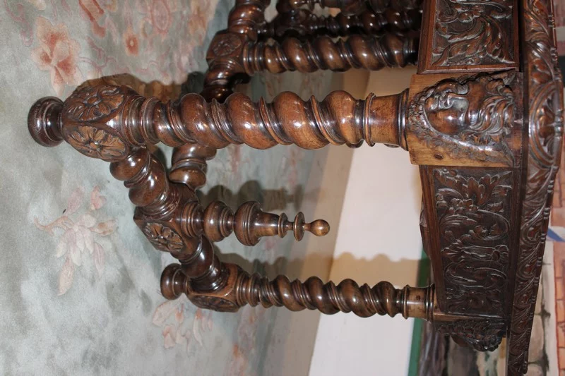 LOUIS XIII ESTILO ESCRIBIR LA MESA